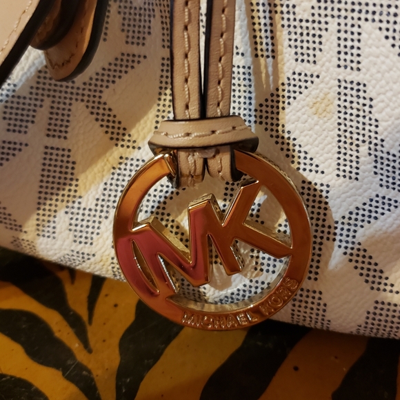 Michael Kors Handbag - Picture 5 of 10